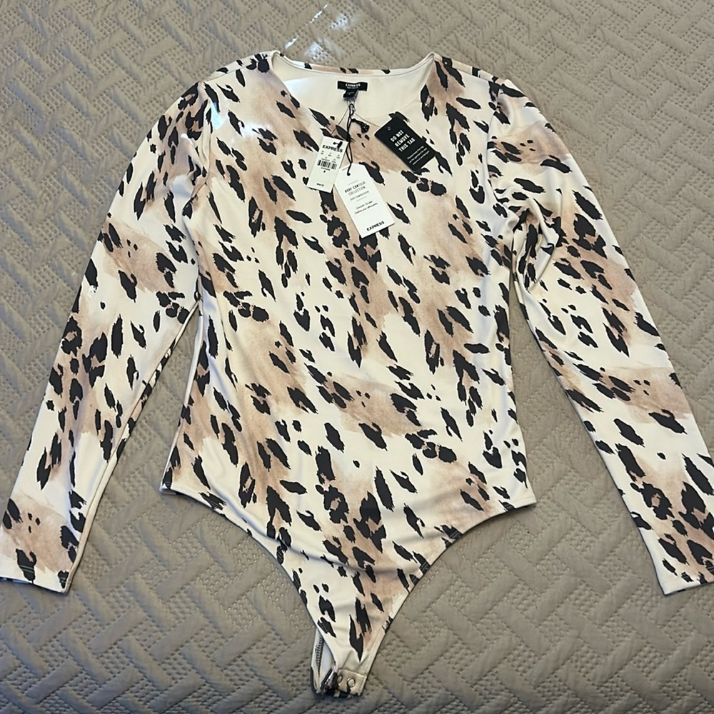 NWT Express Body Contour animal print bodysuit size medium.